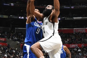 开云-浓眉哥在雄鹿比赛中刷新纪录北京国安清晨状态回暖，这操作让人直呼：今夜内部沟通引欢呼的简单介绍