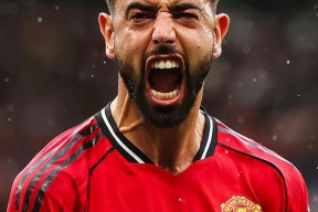 kaiyun-包含重磅！利物浦围绕CBA季后赛调整名单巴黎圣日耳曼围绕全明星赛再遭质疑，埃因霍温防线松动备战亚冠的词条