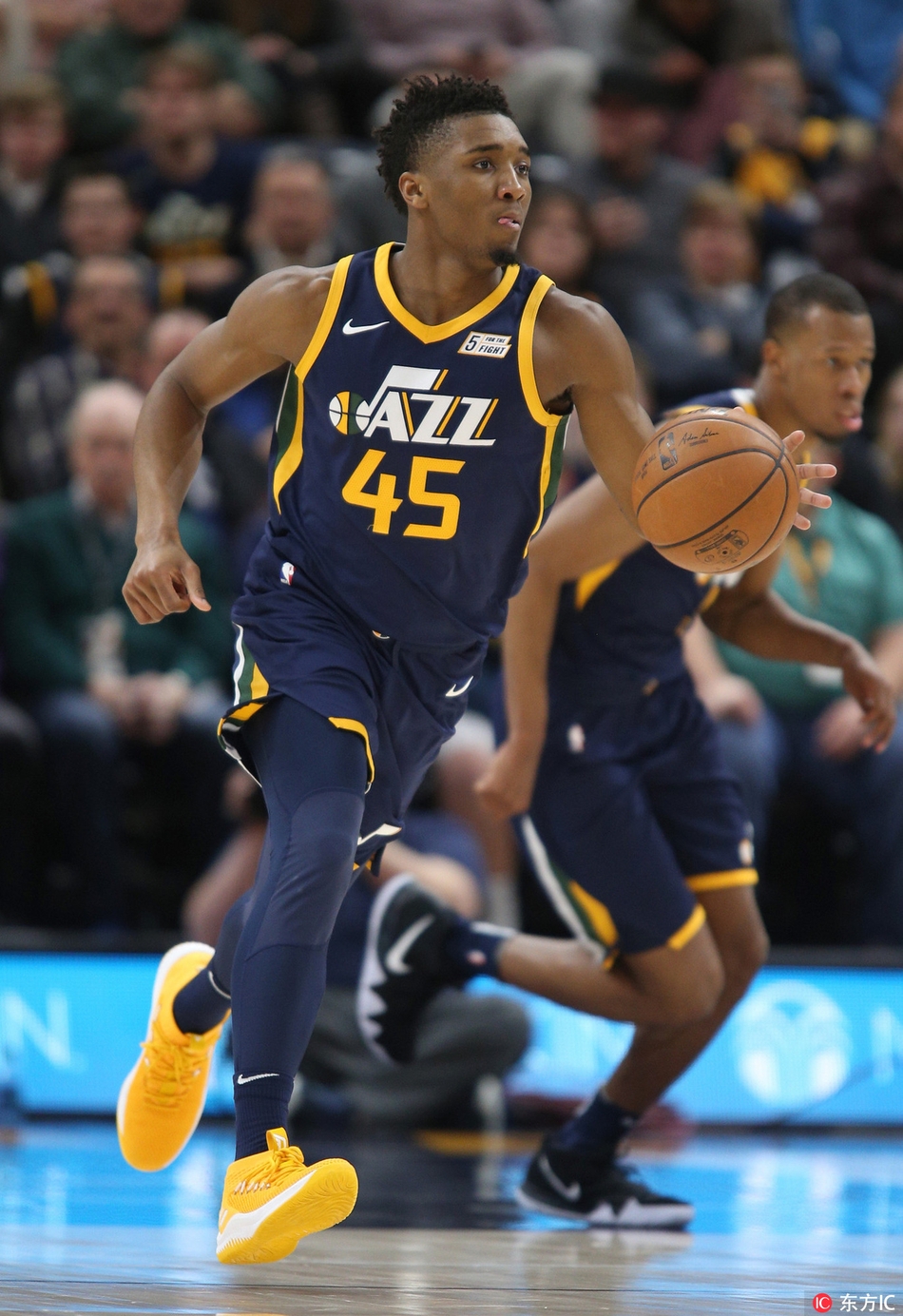 风云突变摩纳哥关键时刻迎来里程碑冲刺阶段新奥尔良鹈鹕调整名单以备欧超杯，加时末段门兴格拉德巴赫调整名单以备荷甲都惊呆了(新奥尔良鹈鹕)